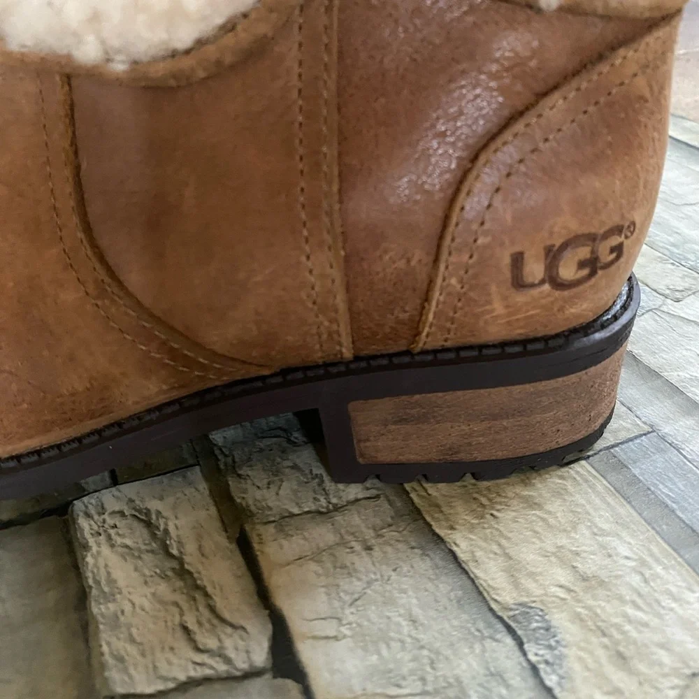 Ugg Blayne ll Buckle lodge boots 6.5 - Picture 9 of 10